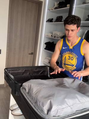 A post by @orsonpadilla63 on TikTok caption: La vi cuando LORARAWRAWRAW🫠
