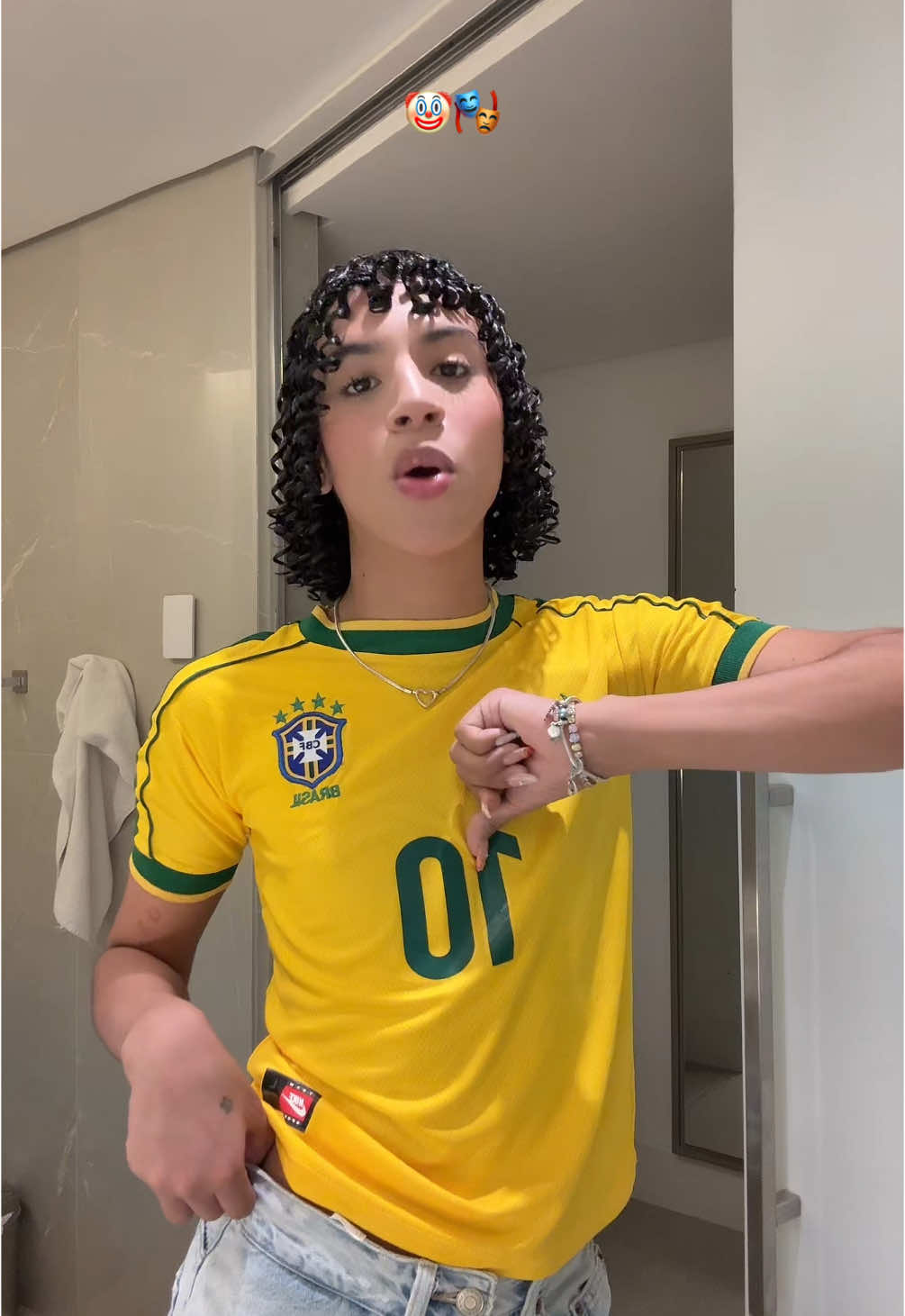 A post by @valentnopalacios on TikTok caption: Lo dudo #xyzbca #fyp #parati 