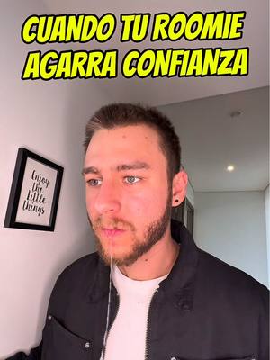 A post by @nosoychaparro on TikTok caption: Me ENCANTA la mantequilla de maní 👀😂 #comedia #humor #amigos 
