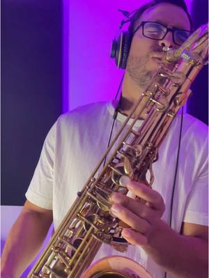 A post by @colaccisax on TikTok caption: Respuesta a @Celeste22Alessia17RP02 #colaccisax #diseloconsaxo #saxoparabodas #saxoparaeventos 