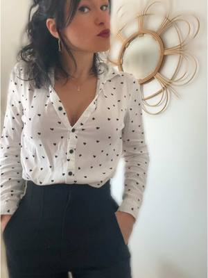 A post by @anastlhk on TikTok caption: Laissez moi #solitude #guerison 