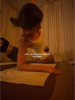 A post by @melissaselles on TikTok caption: Mettez-moi dans une salle chauffée à +30*C et je suis heureuse 🤍 #pilates #matpilates #hotmatpilates #pilatesgirl 