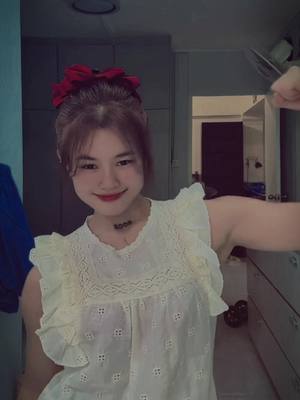 A post by @minaungnaing66 on TikTok caption: ဗလကြီးနဲ့လေ  ဘယ်လိုနဲွ့မတုန်း🤣#eithazin 