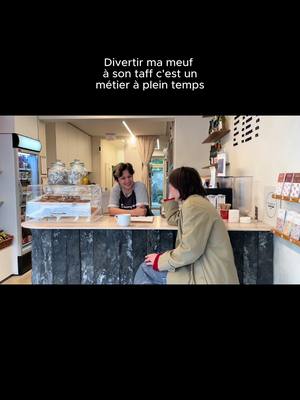 A post by @coltleduo on TikTok caption: Tenir le comptoir : un job à plein temps  @mojoe en vrai je suis votre fan n1 mais vous avez pas de compte TikTok ?? #lesbienne #womenlovewomen #wlwcouple #lesbiancouple🏳️‍🌈 