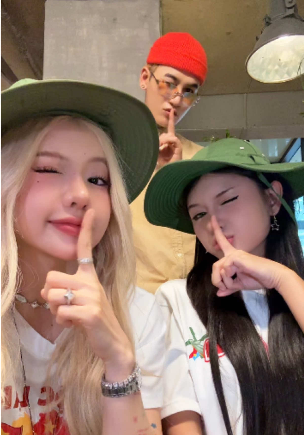 A post by @ciin on TikTok caption: 🤫 @ALIHOANGDUONG @Xuan Ca 