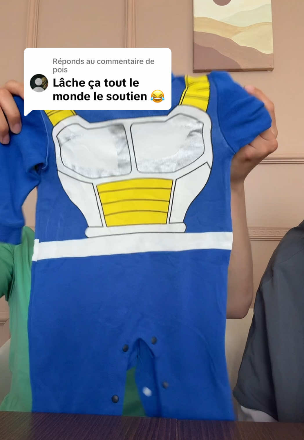 A post by @assetou_nadir on TikTok caption: Réponse à @pois  Vraiment choquée déçue 😭