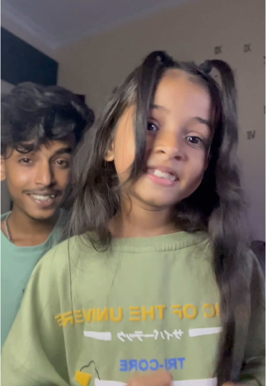 A post by @suwahas_dineth on TikTok caption: කරේ තියන් යම්ද😚💗@Gajindu Fonseka #suwahasdineth #sandasi #trending #fypシ゚viral 