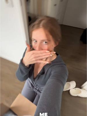 A post by @jujulvdrr on TikTok caption: @Seafood EU  Www.seafoodfrance.com  Livraisons en france en 24h du lundi au samedi pour toute commande passer avant 13h  Pour l’Espagne, Luxembourg et Belgique en 48h-72h la livraison 🚚  #seafood #fyp #pourtoi #recette 