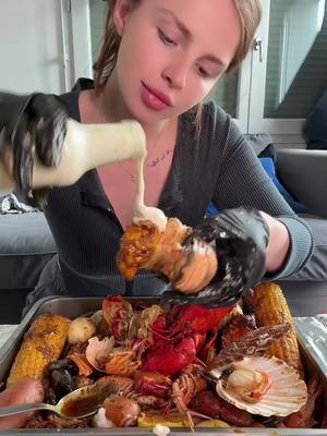 A post by @jujulvdrr on TikTok caption: J’ai commandé la bas : @Seafood EU #degustation #fyp #pourtoi 