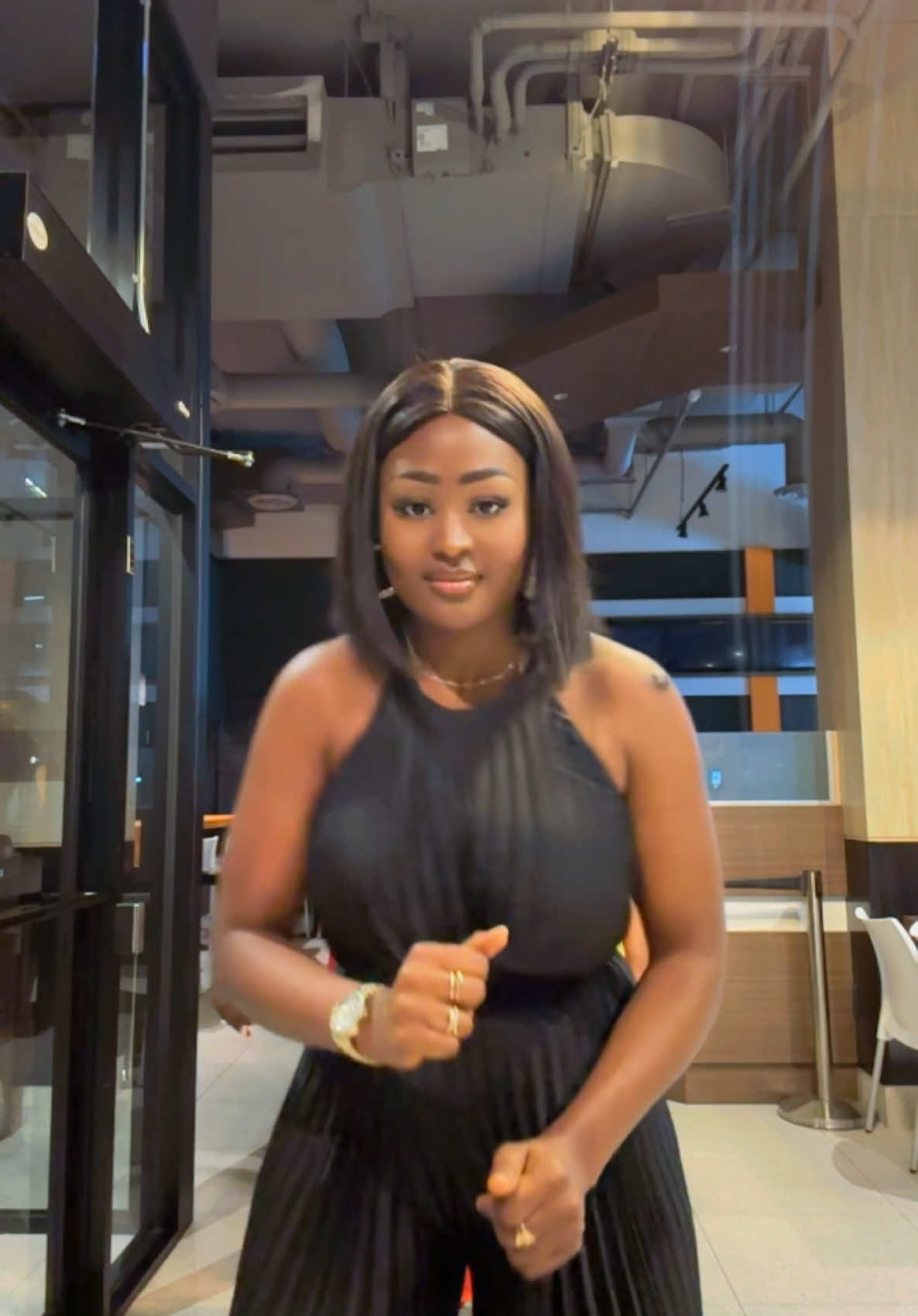 A post by @ on TikTok caption: Regarde jusqu’à à la fin🤣🤣🤣 #dance #fyp @NESLY🇨🇲🇨🇦 