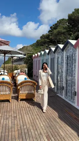 A post by @bianca.ana.maria__ on TikTok caption: #mybirthday #capri #italy🇮🇹 #26 