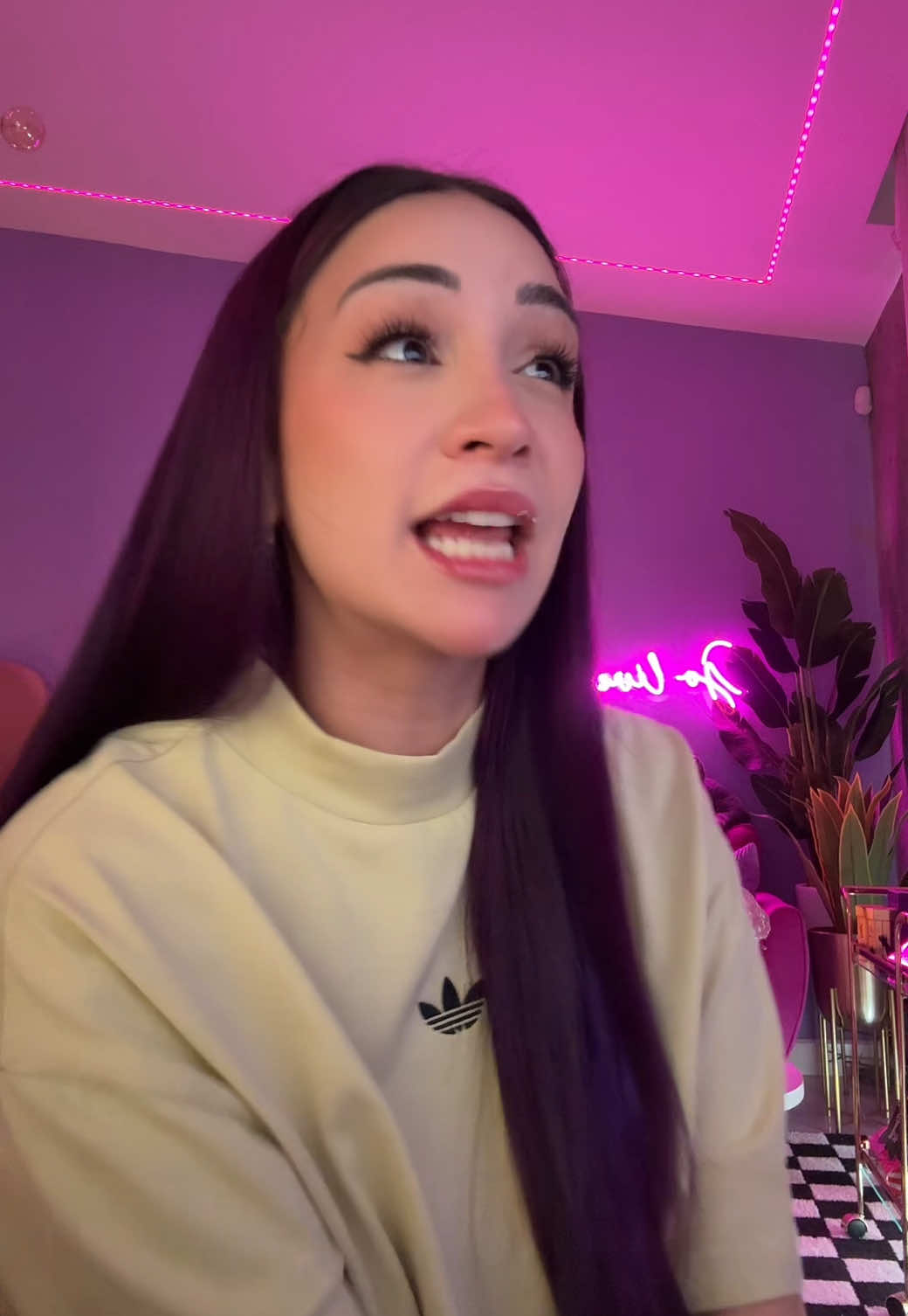 A post by @danielarodrice on TikTok caption: oshtrash que la hemos liadooode nuevooo