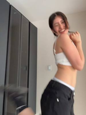A post by @dannespinoo on TikTok caption: for the girls 