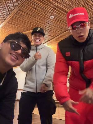 A post by @justincarpioo on TikTok caption: Una chica good good good😂🕺@Kenny Die @MiloMae #trending #viral #justincarpio #fypシ #kennydie #milomae #xyzbca #viral #parati #paratiiiiiiiiiiiiiiiiiiiiiiiiiiiiiii #fyp 