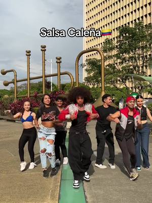 A post by @noelgoescrazy on TikTok caption: I love it😍🇨🇴🇨🇴 @Laura Martinez @deivydance @Santip:) @Carlitos Caleño @Majito 