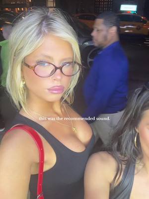 A post by @nats_not_okay on TikTok caption: okay anyways I’m in New York 🌃💋🎱 #newyork #nyc #fyp #makeupinspo #foryoupage #hairinspo #pinterest #yolo 