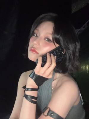 A post by @itzyofficial on TikTok caption: ⁺. ⊹˚₊ 📱─˚♡*˳ #ITZY #MIDZY  #YEJI #예지