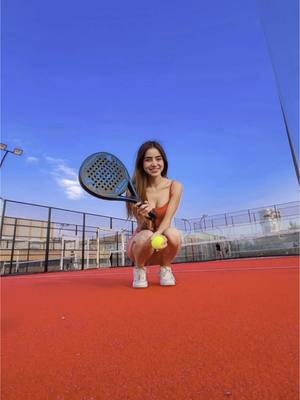 A post by @alegalvanv on TikTok caption: Top calidad, con Hikeo se juega mejor😮‍💨🏓🎾 consigue las tuyas en el carrito naranja✨