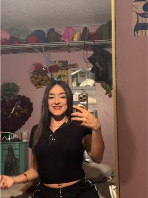 A post by @htx_michii713 on TikTok caption: #fyp #parati 👸🏻