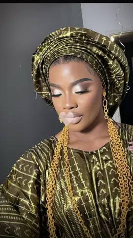 A post by @salimata29 on TikTok caption: #CapCut @Miss soum 💍☘️💜🇫🇷  ❤️❤️🥵🥵 très belle 😍 