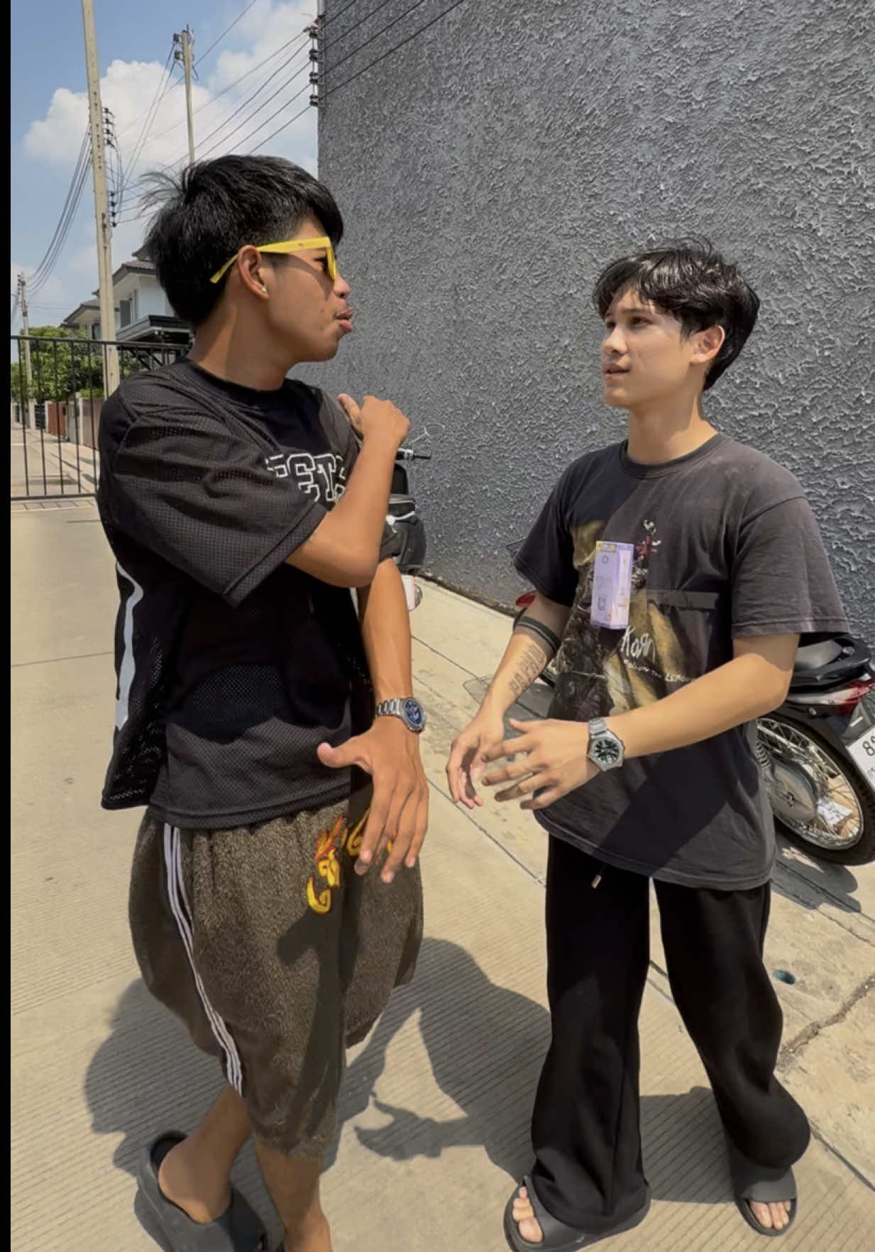 A post by @jjuedjang on TikTok caption: มาเวย์นี้ได้ไงเนี่ย!! #จืดจาง #วัยรุ่นคำมี @ดิวโด้โอไมค่อน 