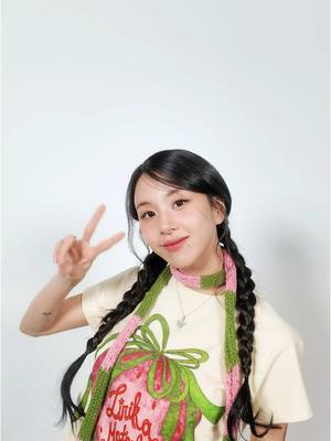 A post by @twice_tiktok_officialjp on TikTok caption: TWICE 5th BEST ALBUM『#TWICE5』 2025.05.14 Release ONE SPARK -Japanese ver.-  #CHAEYOUNG 眩しく美しい 痛みでも  𝓘𝓽'𝓼 𝓸𝓾𝓻 𝓰𝓸𝓵𝓭𝓮𝓷 𝓭𝓪𝔂𝓼💎 🧺 More Details https://www.twicejapan.com/feature/5th_bestalbum #TWICE #TWICE5 #ONESPARK