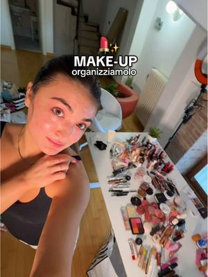 A post by @ireneforamiglio on TikTok caption: Organizziamo i miei trucchi nella postazione della mia nuova Beauty Room🪞💄✨