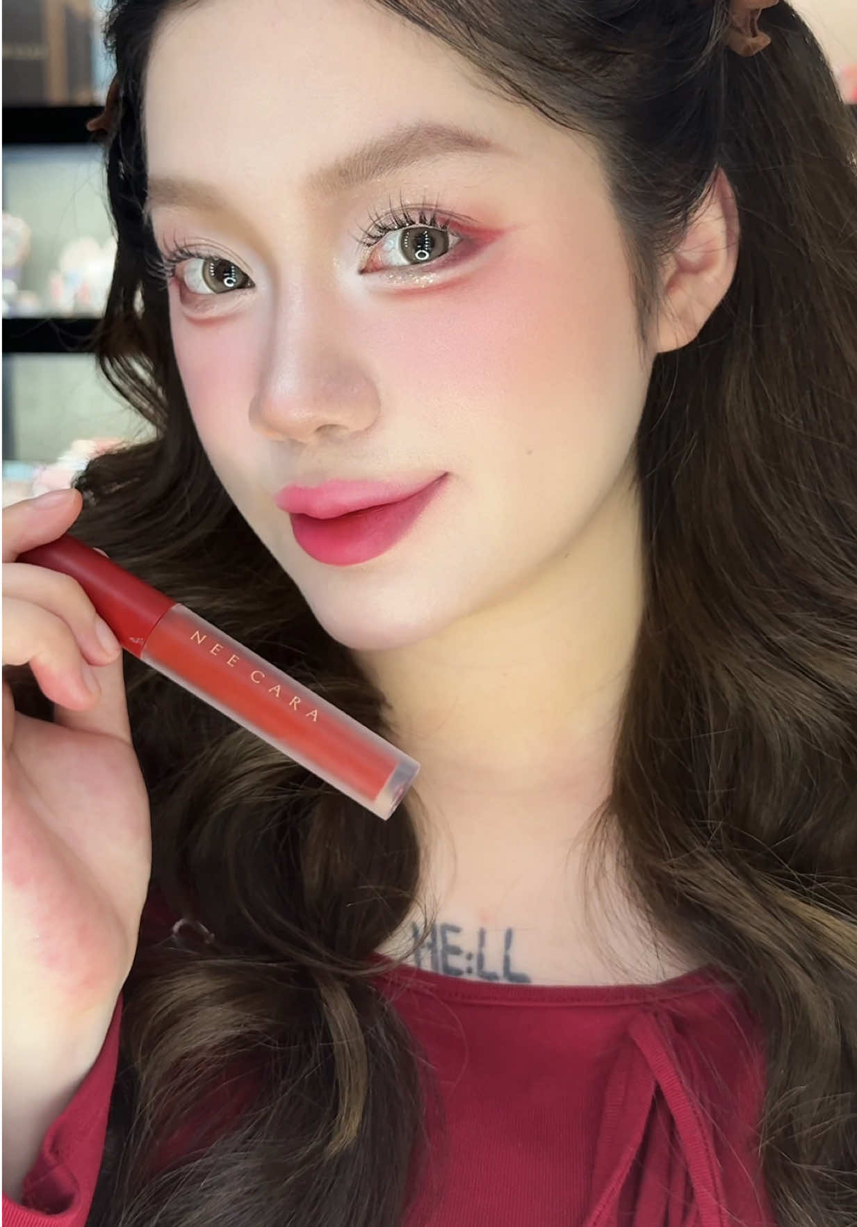 A post by @_inlil on TikTok caption: Son đỏ lái laaa #inlil #fyp #review 