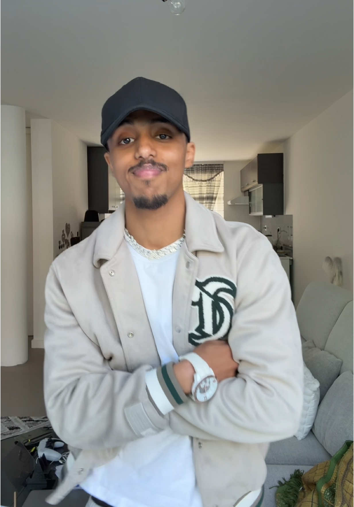 A post by @fikir30 on TikTok caption: warka isiiya Heestan idinka idin siyay ani 😂😂🦋#foryoupage #somalitiktok #fyp 