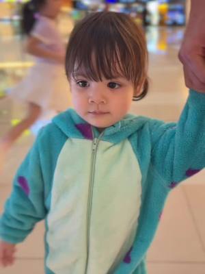 A post by @harrisannuar on TikTok caption: Layankan jelah anak 😅, #daughter #daddy #dad #cosplay #monsterinc #funny #cute #comel #sulley #malaysian #malaysia #tiktok #viral 