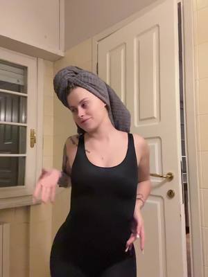 A post by @la.bianchis on TikTok caption: 🧖🏼‍♀️