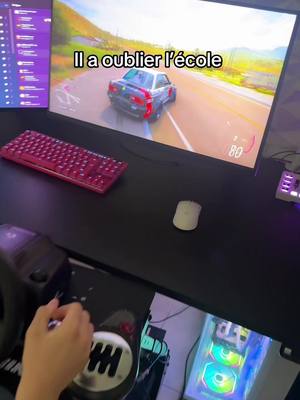 A post by @thewalkinkdad on TikTok caption: On a oublié 😅 @🐸Neyto 🐸 #ecole  #Gaming 