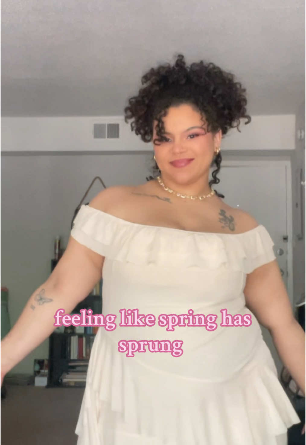 A post by @queennshaee on TikTok caption: hey there, beautiful 🩷