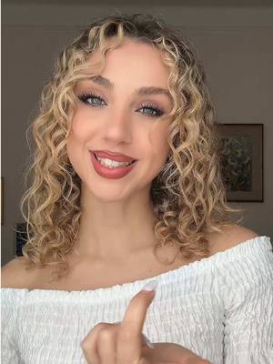 A post by @carlottafiasella on TikTok caption: ricciolina👩🏼‍🦱🎀🩷