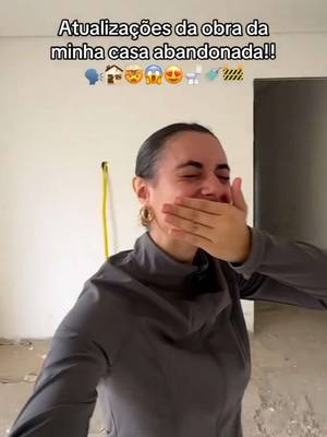 A post by @jullymolinna on TikTok caption: MAIS UM BANHEIRO NASCENDO🗣️🥺🚽🚿 #fyp #reformadecasa #casaabandonada #obra #reforma 