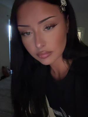 A post by @real.liv777 on TikTok caption: 🤘🏼🤘🏼 #viral #foryoupage #trend #fyp 
