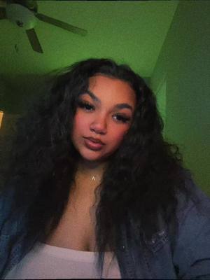 A post by @lehxiann on TikTok caption: 🤪🩷🤭 #fy #wlw #lgbt 