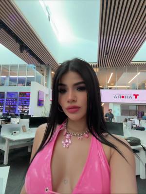 A post by @marianamiamorch on TikTok caption: 😎