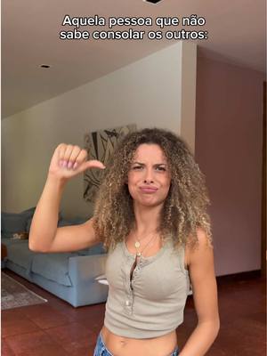 A post by @larissagloor on TikTok caption: simplesmente não sabe como reagir kkkkkkk