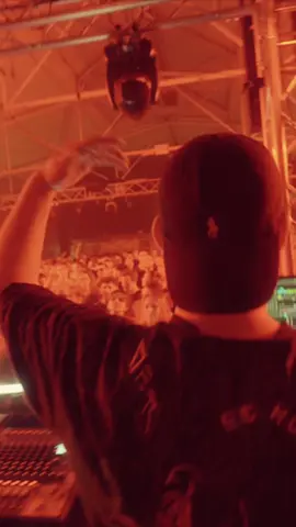 A post by @tiefundton on TikTok caption: MAL EIN ETWAS ANDERER CLOSINGTRACK🔊💥