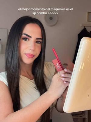 A post by @laiaalarcon on TikTok caption: tono 362 💄#parati #fyp #lipcombo #girls #lipcomboviral #viral #makeup #lipstick #pink #makeuproutine #publi 