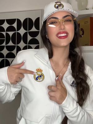 A post by @aydas on TikTok caption: اموت عليك و بس 👑🤍 #realmadrid #fyp #foryou #aydasteam #ريال_مدريد 