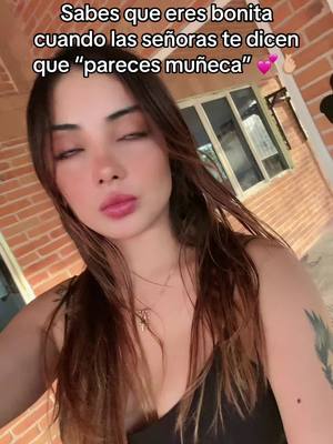 A post by @alecastilla_ on TikTok caption: #mujer #trend #mexicana #latina #baile 