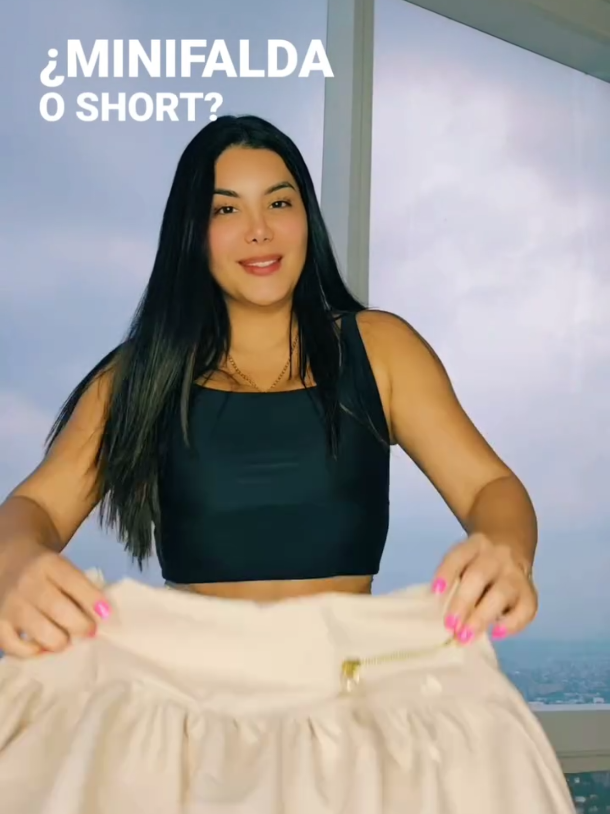 A post by @labella_fajas on TikTok caption: MINIFALDA O SHORT? SIEMPRE LUCE LA MAS BELLA