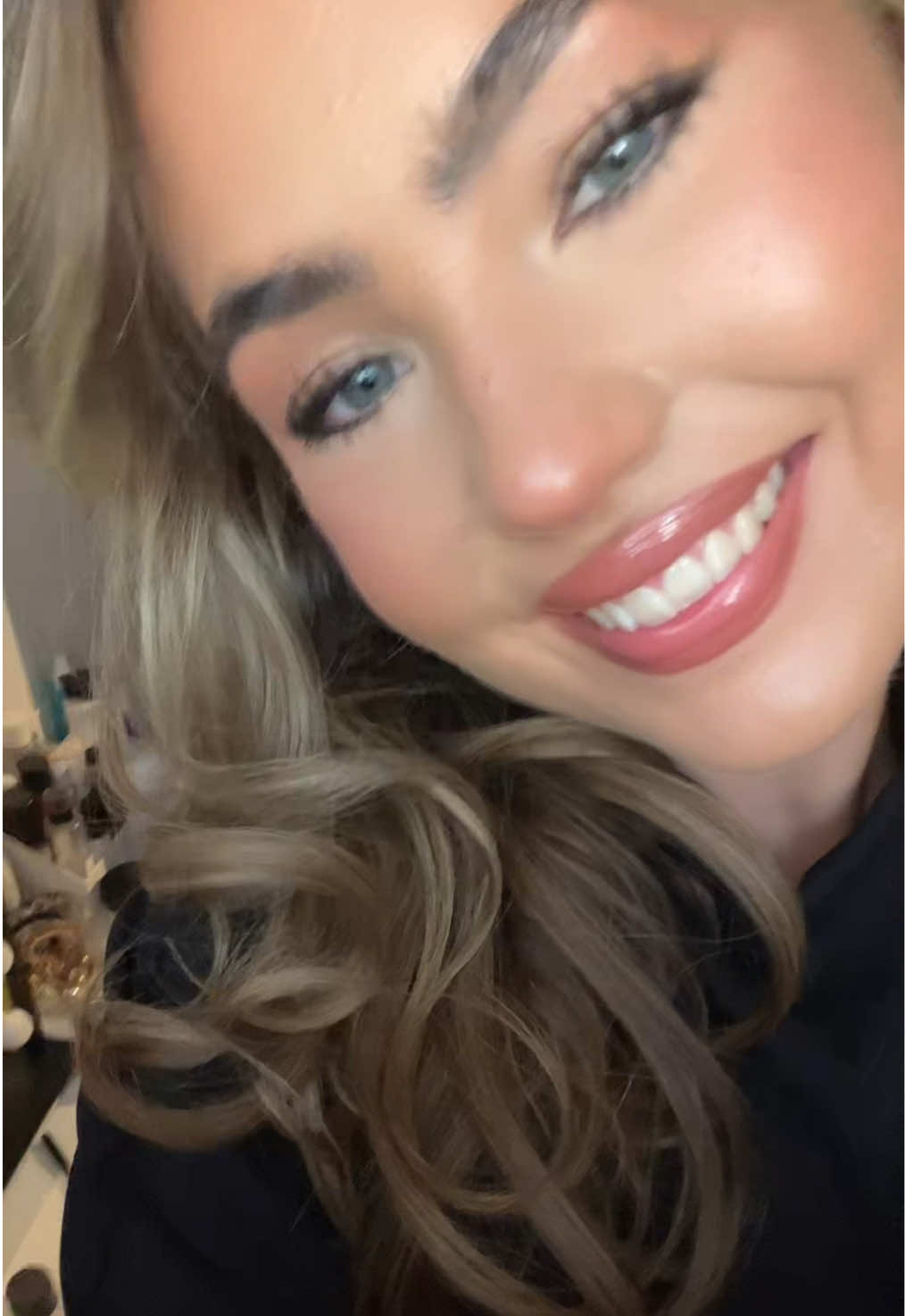 A post by @odaoera on TikTok caption: Gir opp hårruller atp 