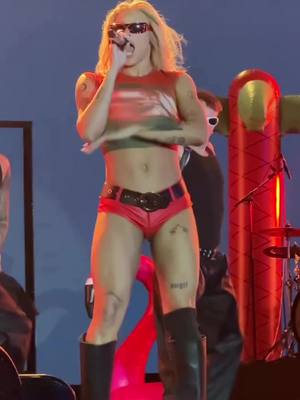 A post by @pabllovittar on TikTok caption: BATIDÃO TROPICAL TOUR 2.0  #fyp #fy #pravoce 