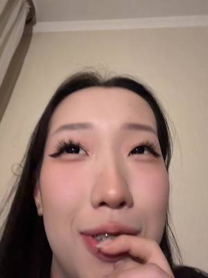 A post by @riheyoni on TikTok caption: Мой тгк: хеён ри #VLOG 