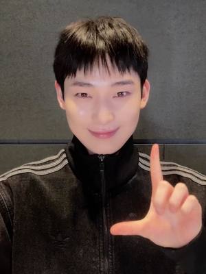 A post by @enhypen on TikTok caption: 𝐢𝐧𝐟𝐢𝐧𝐢𝐭𝐞 𝐥𝐨𝐨𝐩 #SUNOO #ENHYPEN