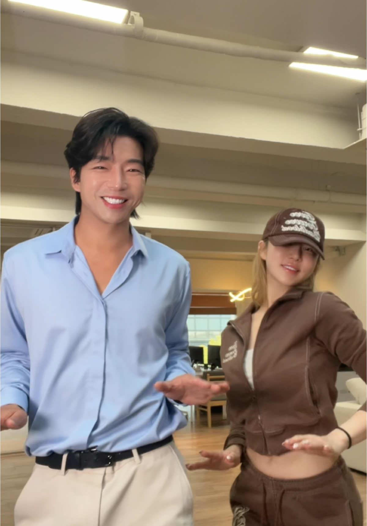 A post by @shinsama422 on TikTok caption: @시아지우 sia_jiwoo 🎶~
