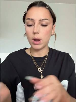 A post by @axetchrd on TikTok caption: Jsp qui j’aime le + entre jul et le lift & snatch @Nyx France #fyp #pourtoi 